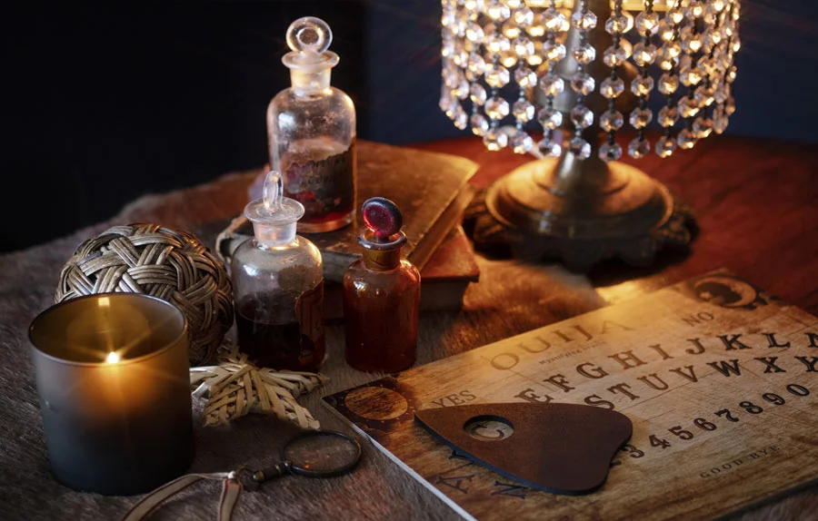 Amarres de amor que funcionan: comprender el vínculo desde una mirada espiritual consciente